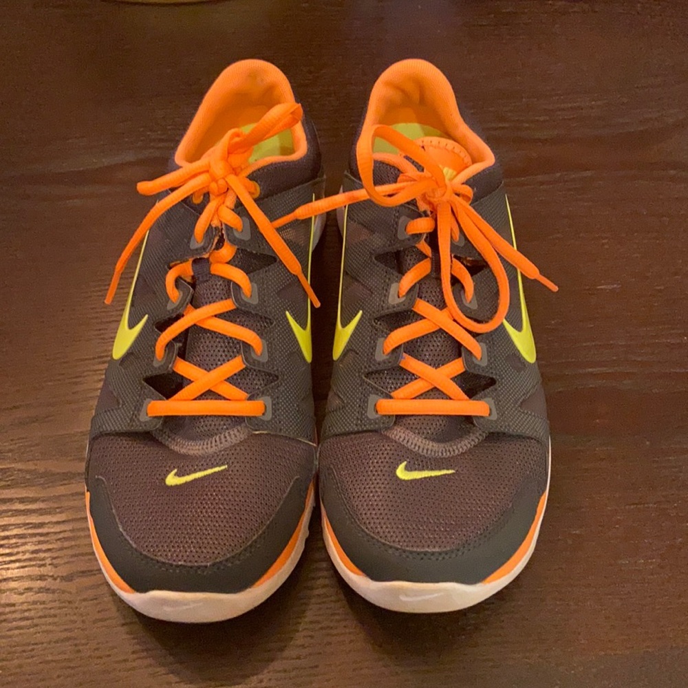 Nike tennis shoes